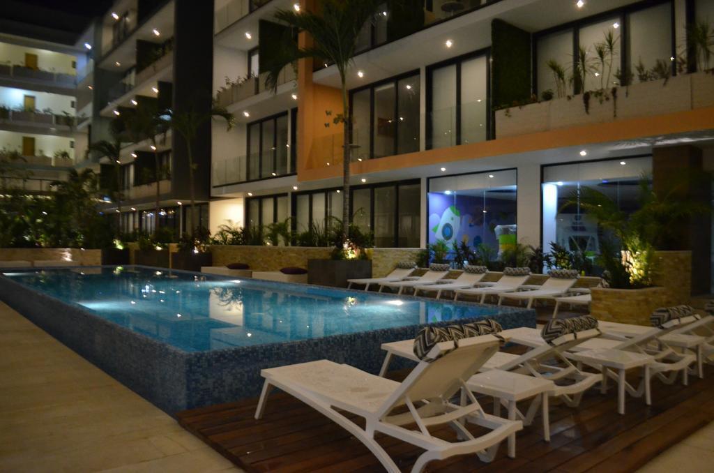 The City Luxury Suites Playa del Carmen Kültér fotó